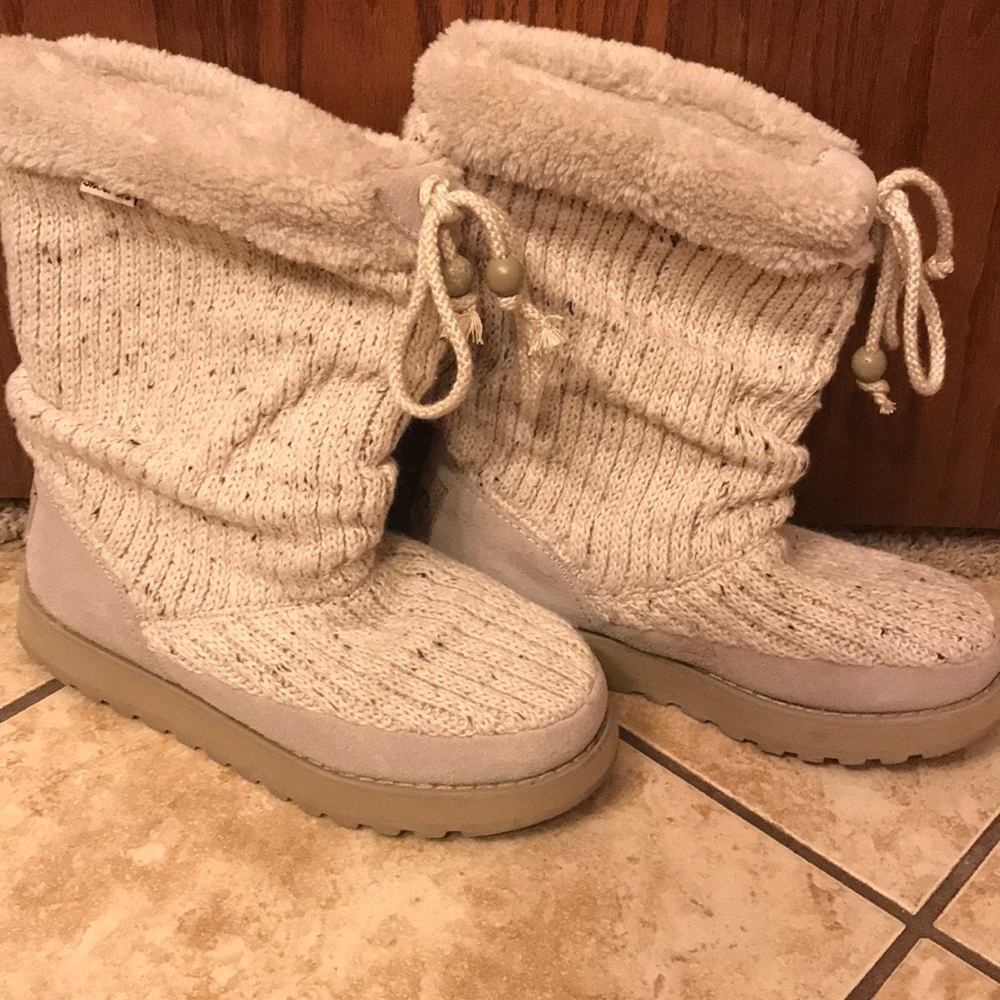 Skechers sweater boots